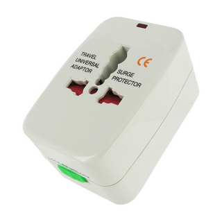 Reseadapter Universal Spänning Vit: Global Adapter med Överspänningsskydd