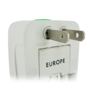 Reseadapter Universal Spänning Vit: Global Adapter med Överspänningsskydd