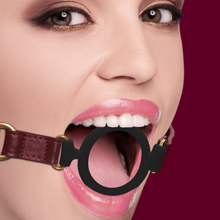 Silikon Open Ring Gag – Justerbart Huvudband, Sexleksak
Silikon Open Ring Gag Justerbar Huvudband PU Läder